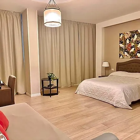 Les 4* בארי